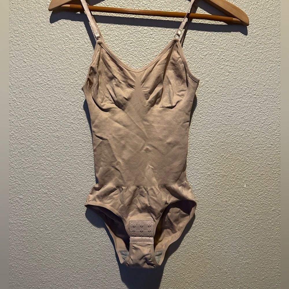 Women Slimming Bodysuit Shape-wear Size Small